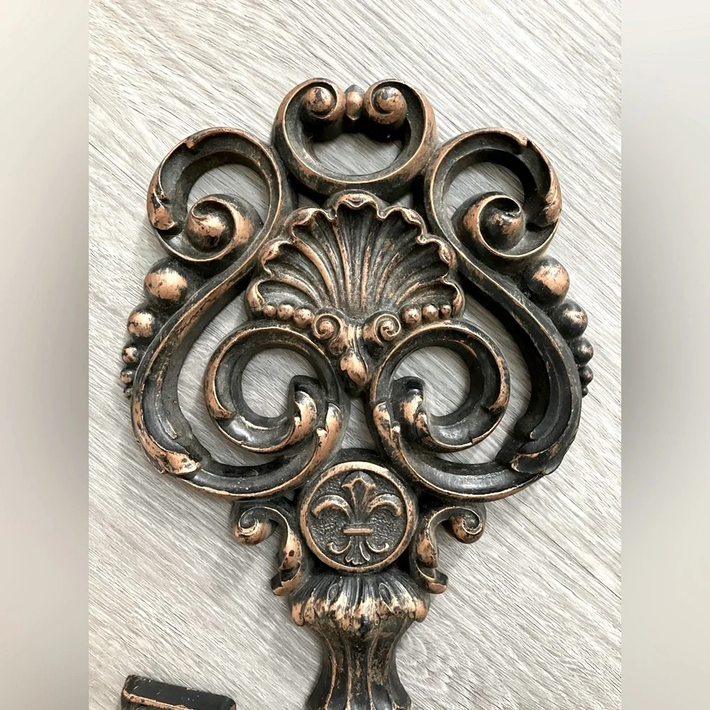 Vintage Syroco / Dart Gold Skelton Key Wall Decor Set Of 2 Lion Fleur De Lis